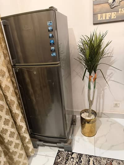 Dawlance Fridge (Grey) – Excellent Cooling Condition