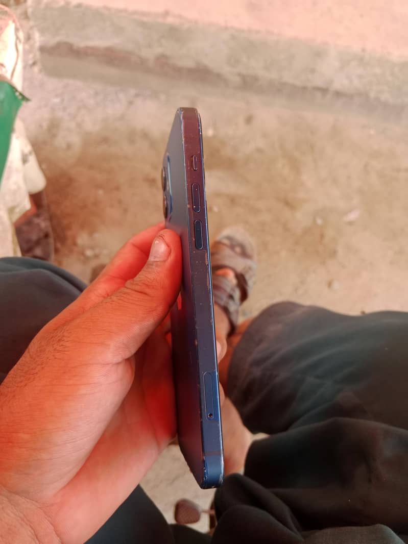 Apple iPhone 12 2