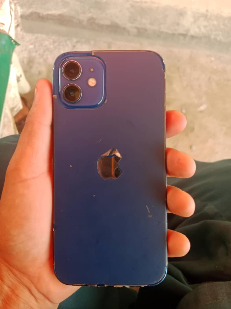 Apple iPhone 12 4
