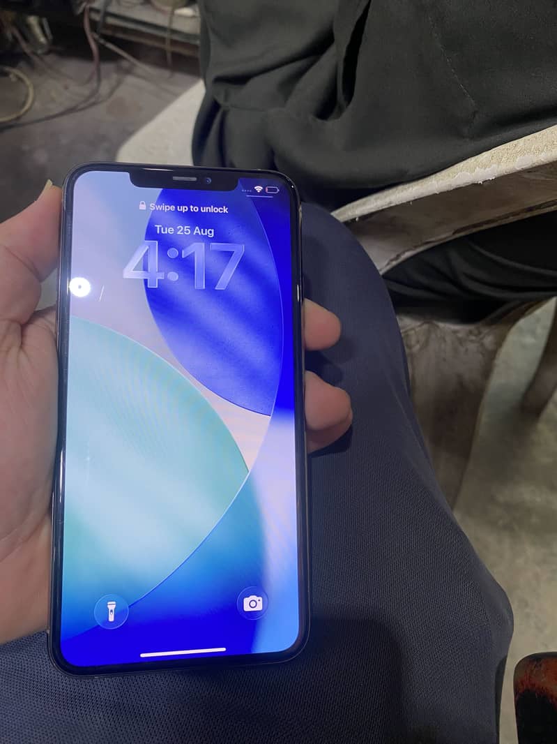 Apple iPhone 11 Pro Max 8
