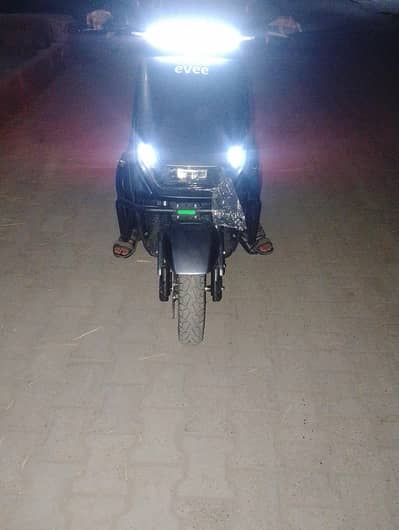 Evee Electric scooter  brand new condition