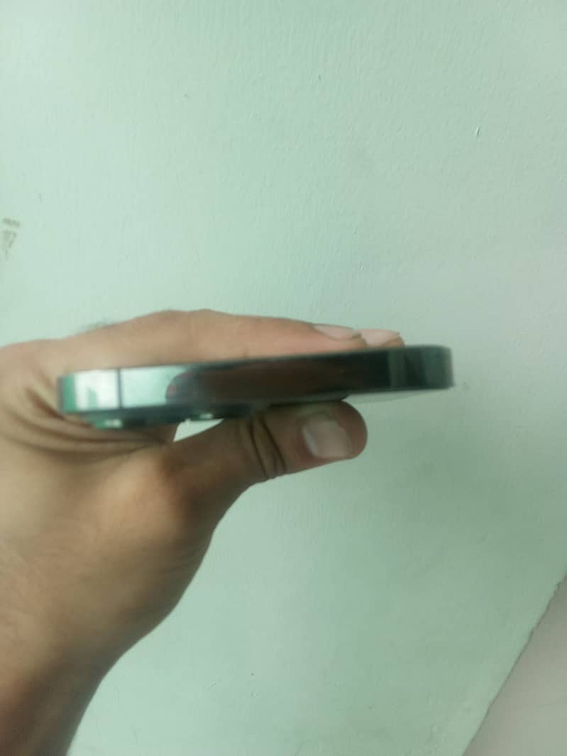 Apple iPhone 13 Pro Max 1