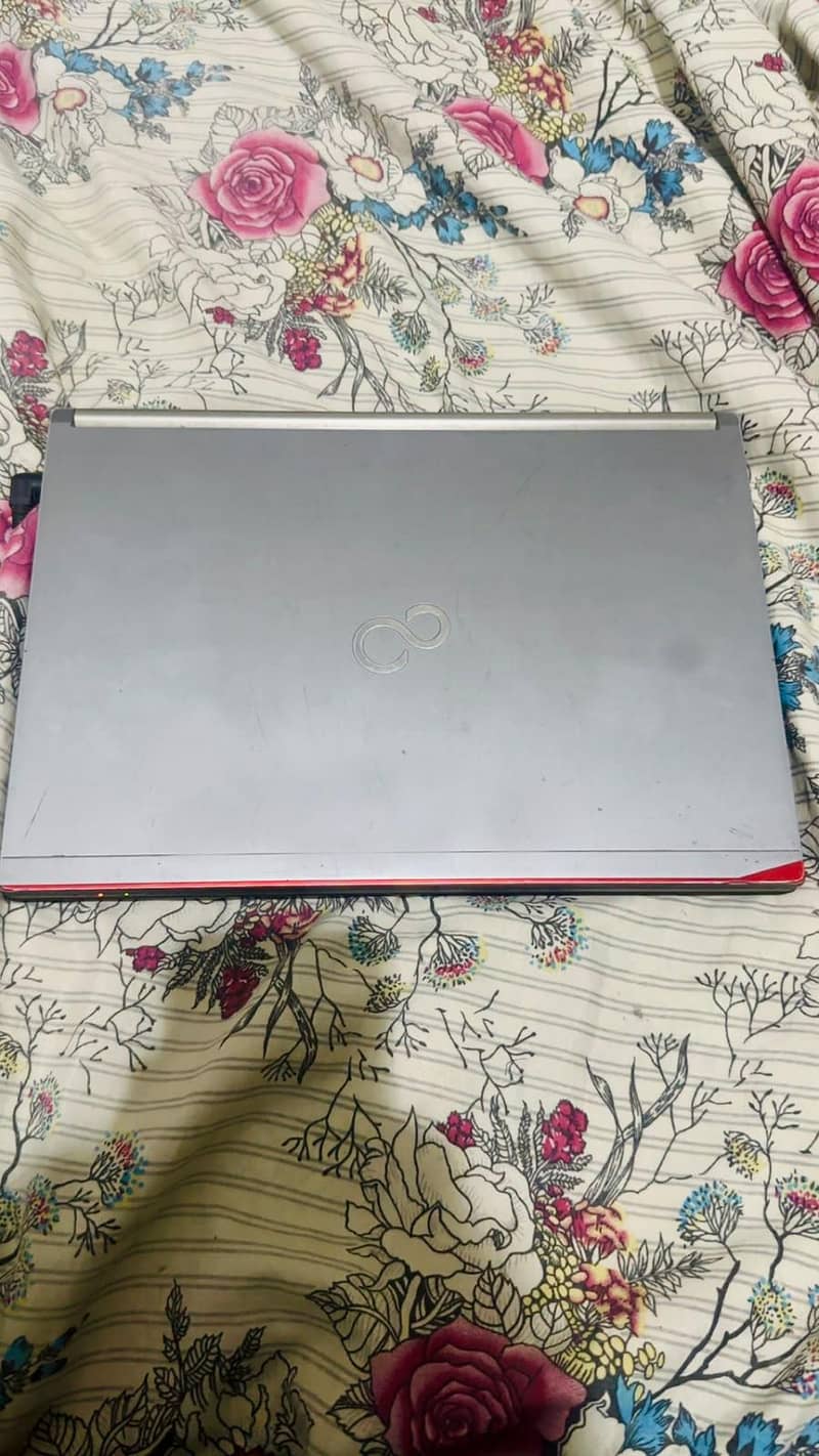 Fujitsu lifebook E734 0
