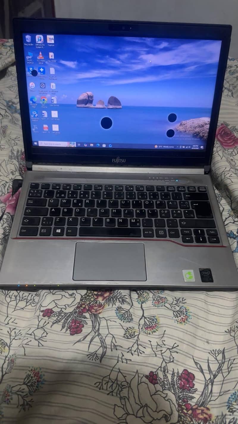 Fujitsu lifebook E734 3