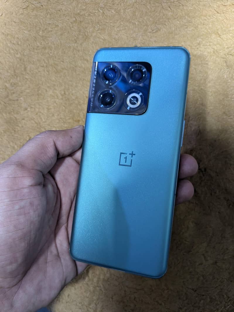 One Plus 10 Pro 1