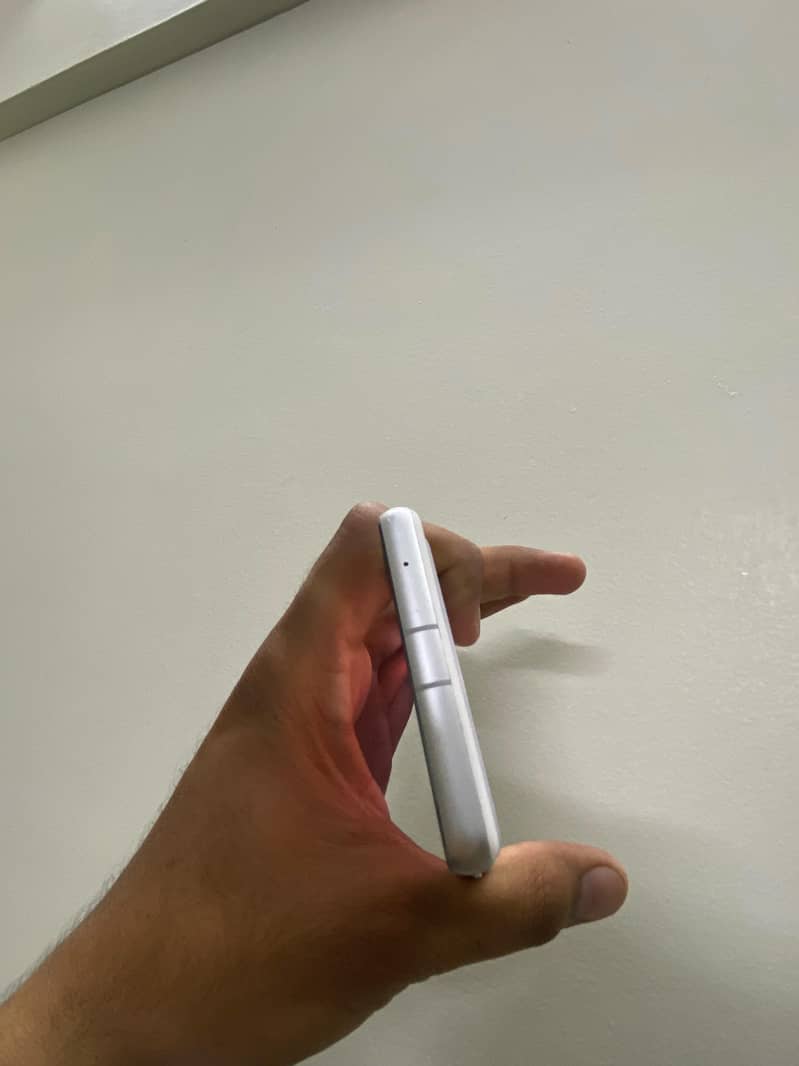 Google Pixel 7a 5