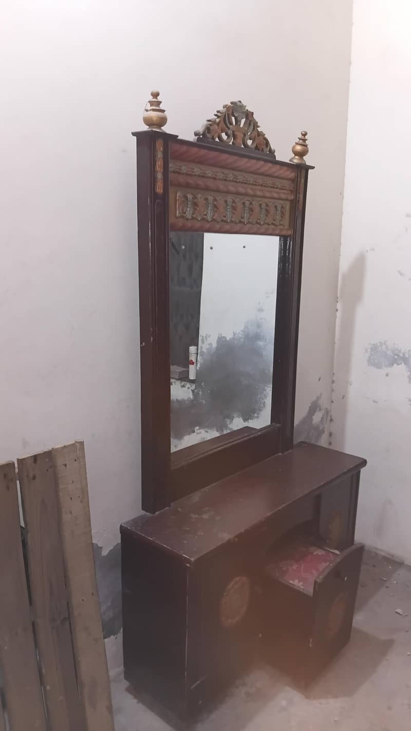 Dressing Table 0