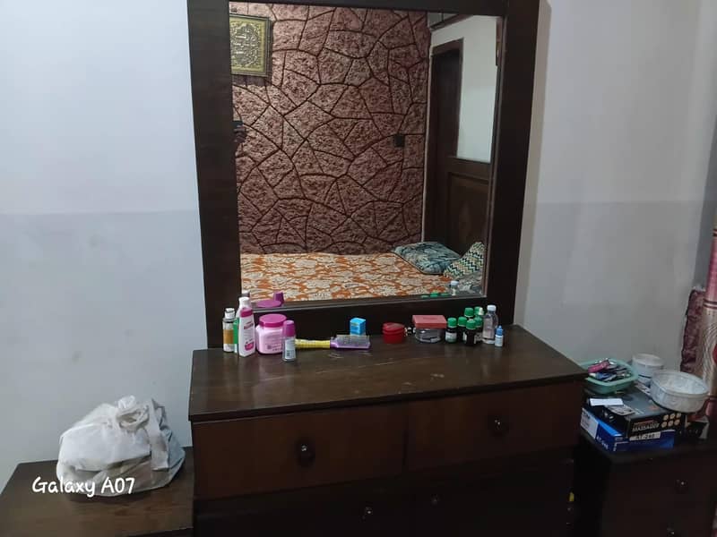 King size bed . . dressing table. . two side tables 2