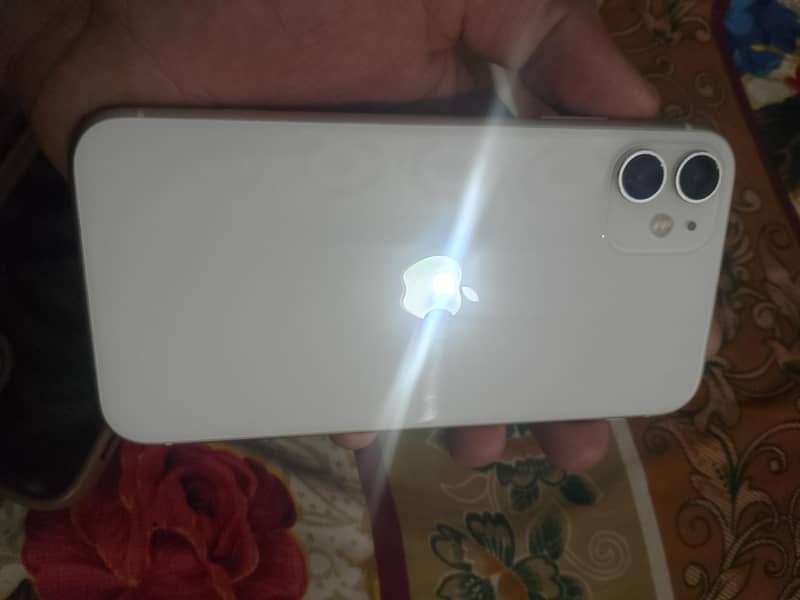 Apple iPhone 11 3