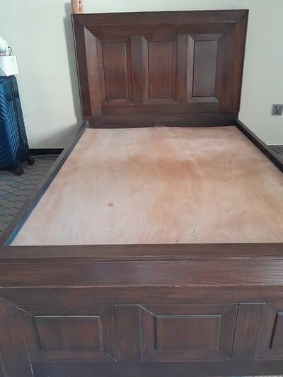 Solid Wood Single Bed 48" x 6.5' in Great Condition