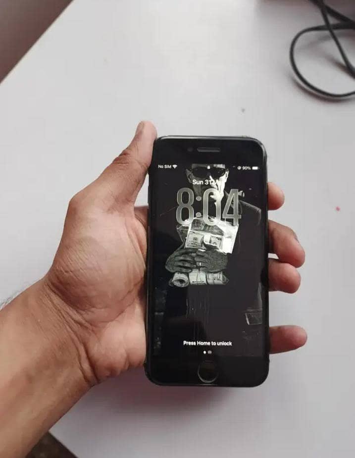 Apple iPhone SE 4