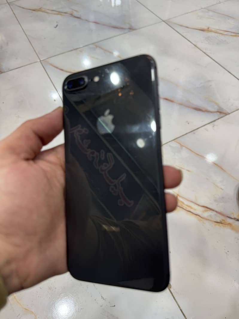 Apple iPhone 8 Plus 0