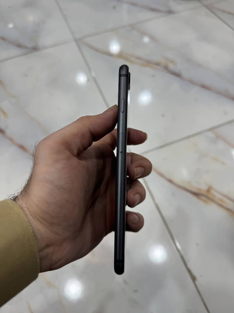 Apple iPhone 8 Plus 2