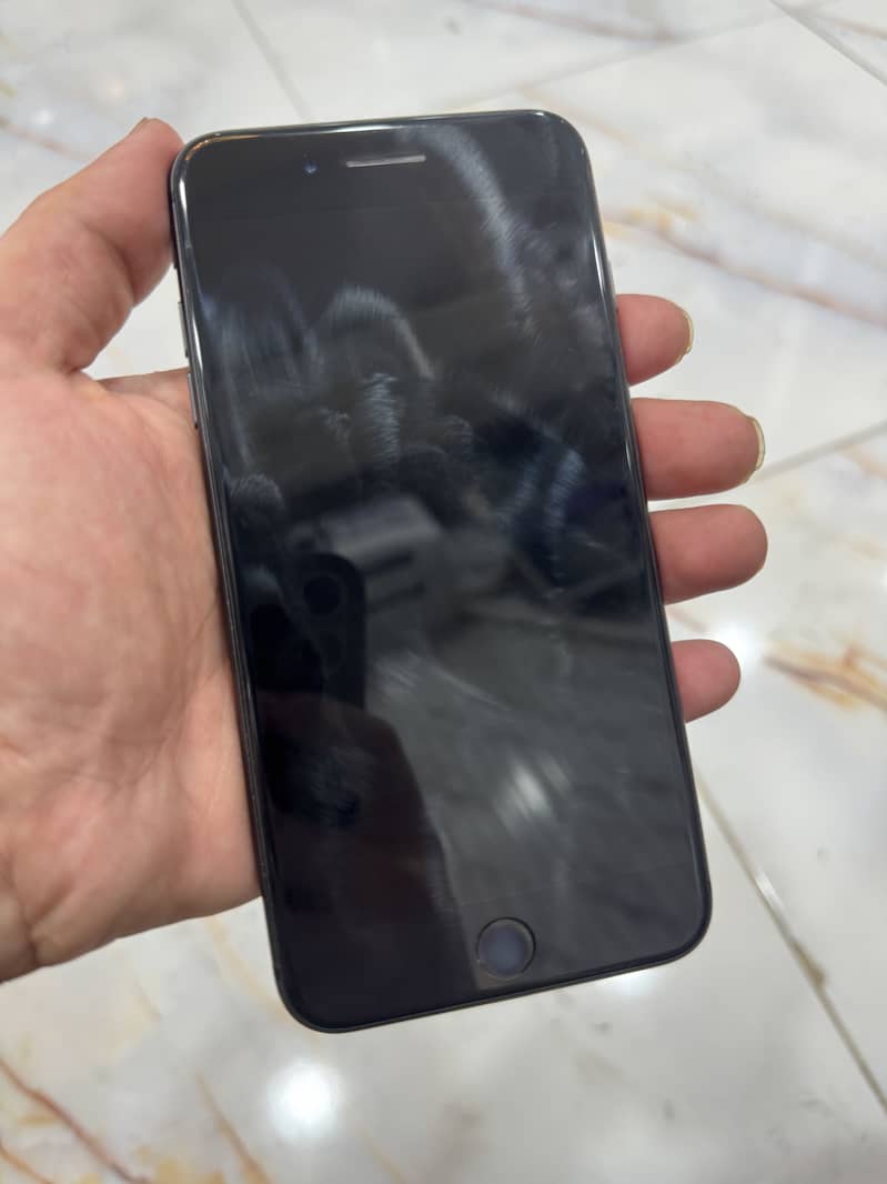 Apple iPhone 8 Plus 5