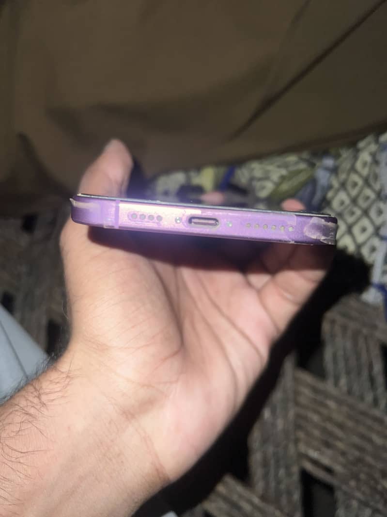 Apple iPhone 16 Plus 3