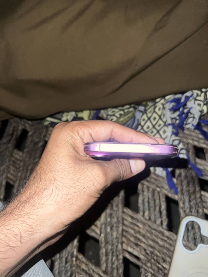 Apple iPhone 16 Plus 4