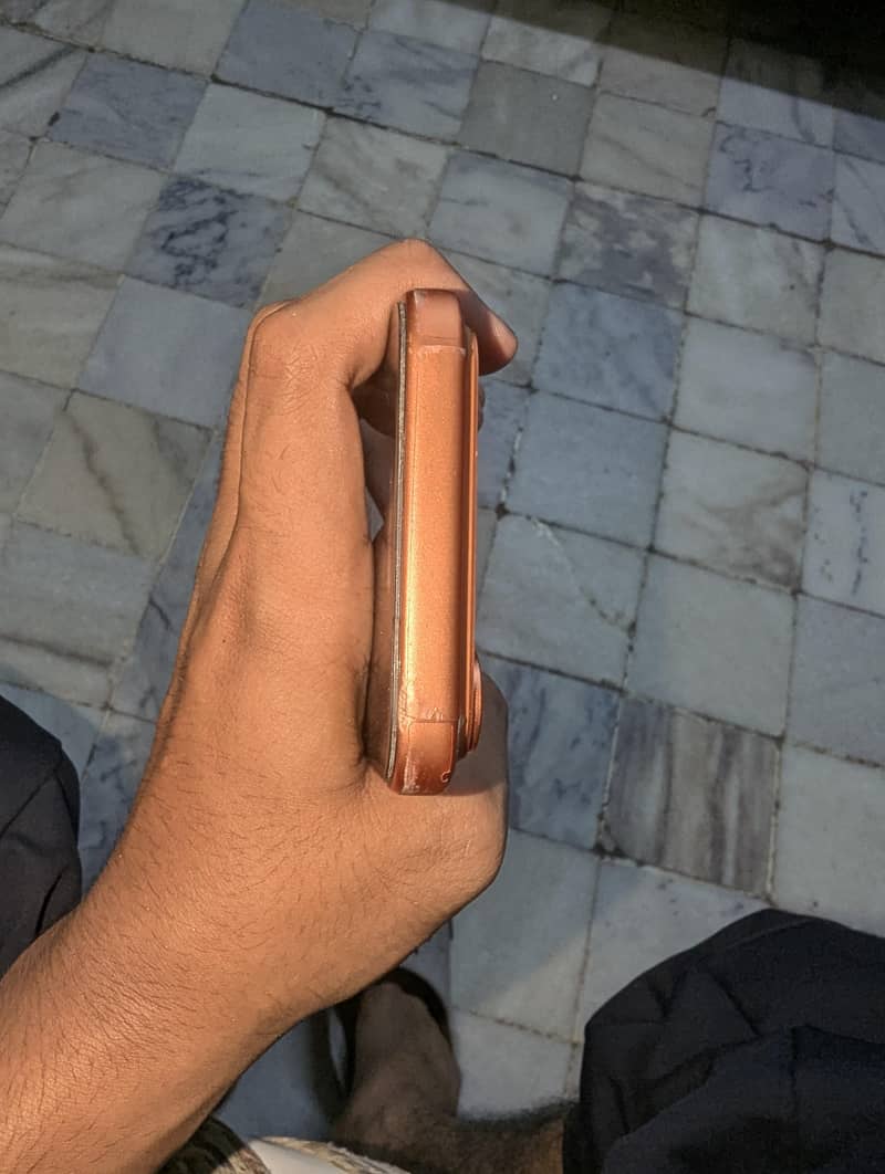 Apple iPhone 17 Pro Max 4