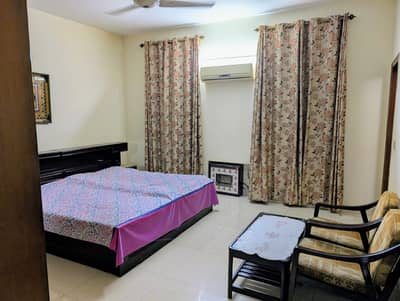 Ideal Location 10 Marla House for Sale in Model Town Extension Lahore