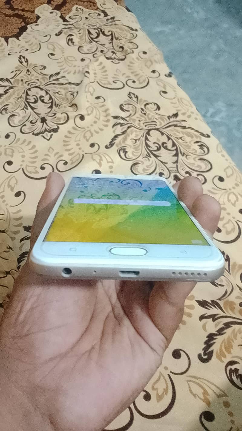 OPPO A57 0
