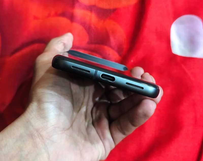 Google Pixel 8 4