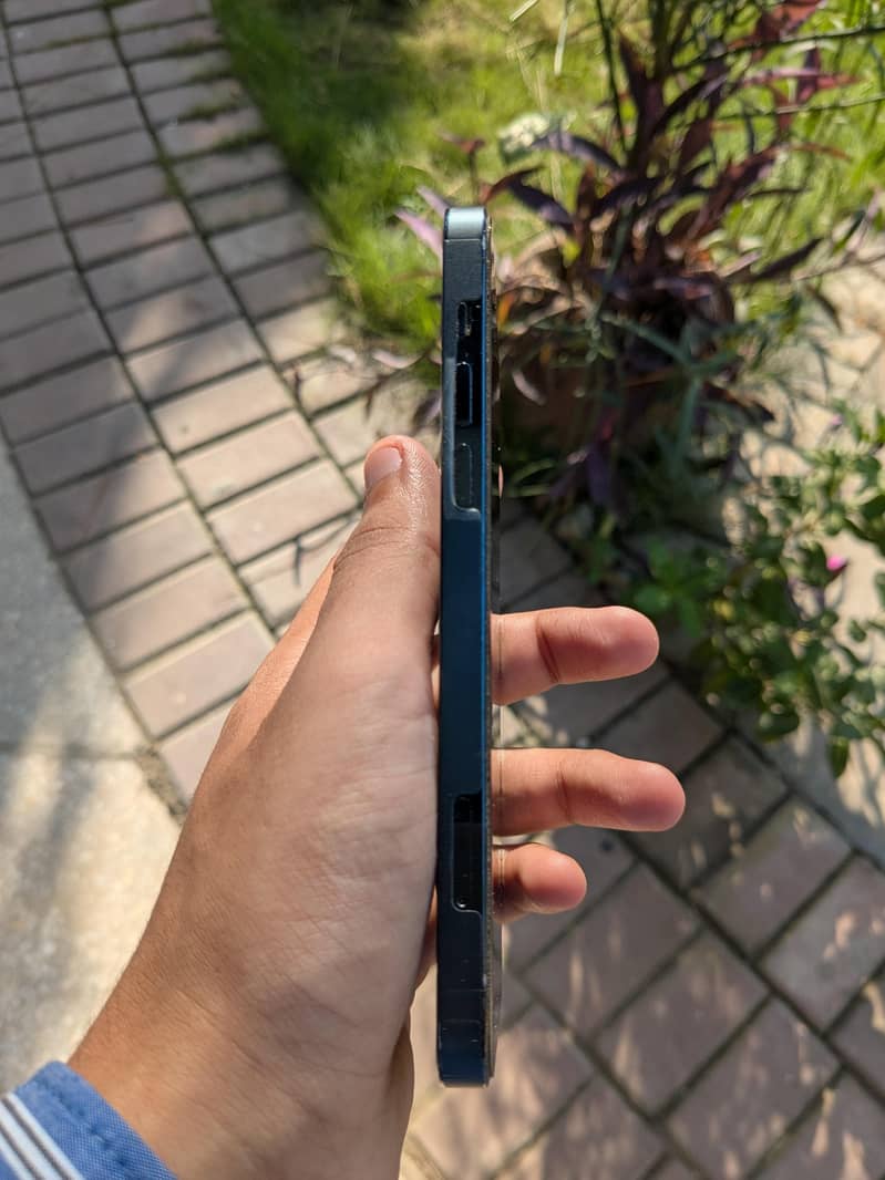 Apple iPhone 12 Pro 2