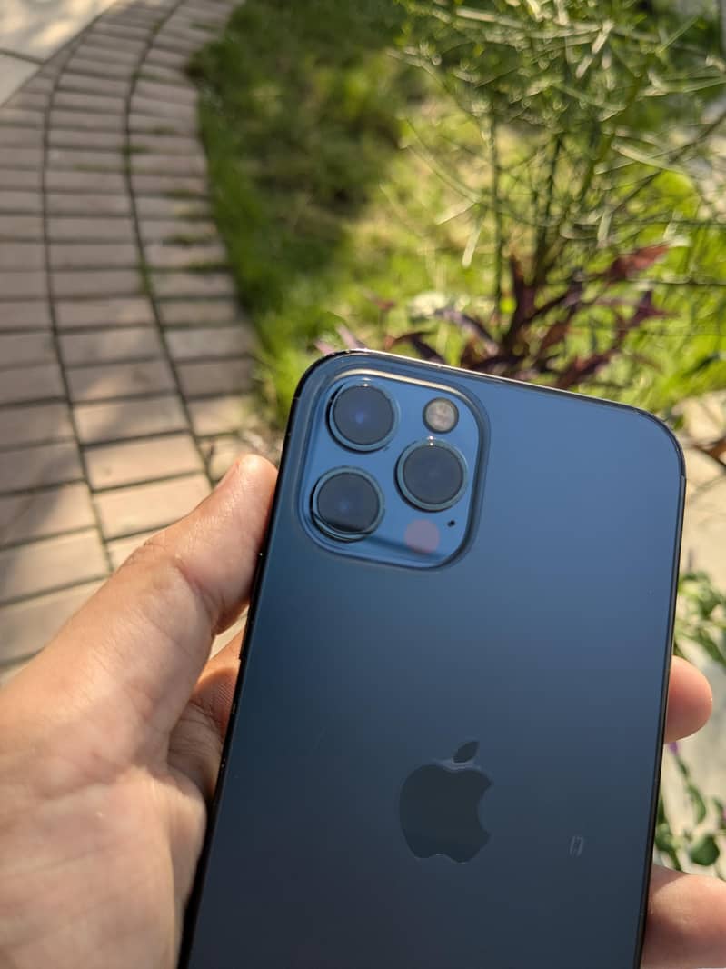 Apple iPhone 12 Pro 3