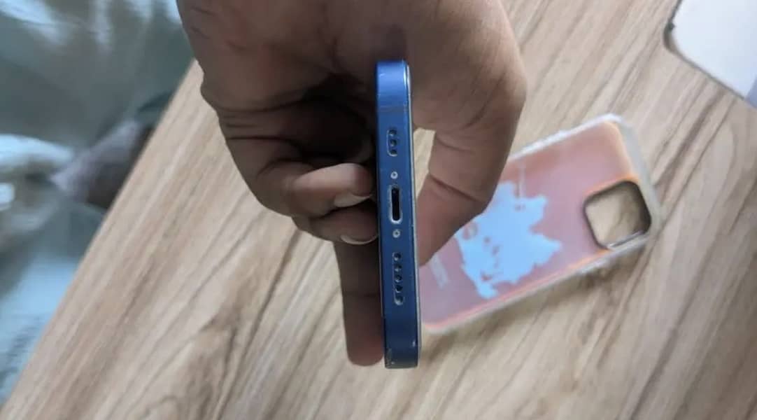 Apple iPhone 12 1
