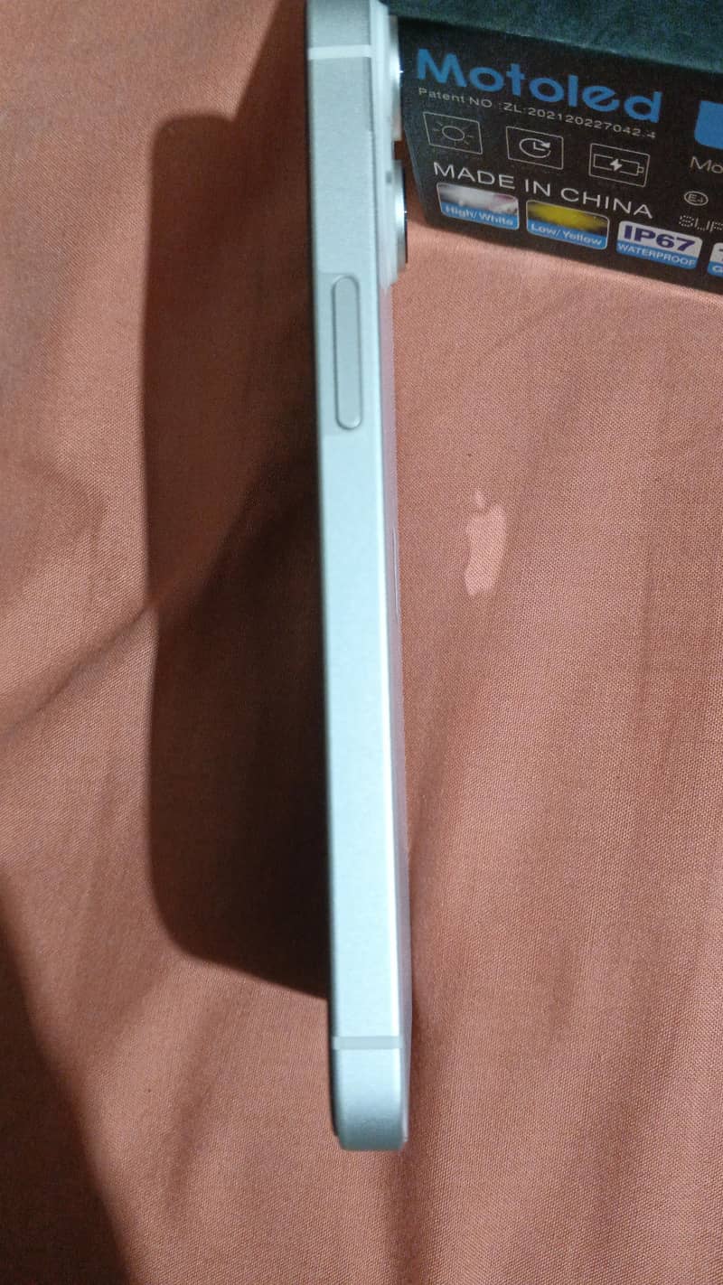 Apple iPhone 14 3