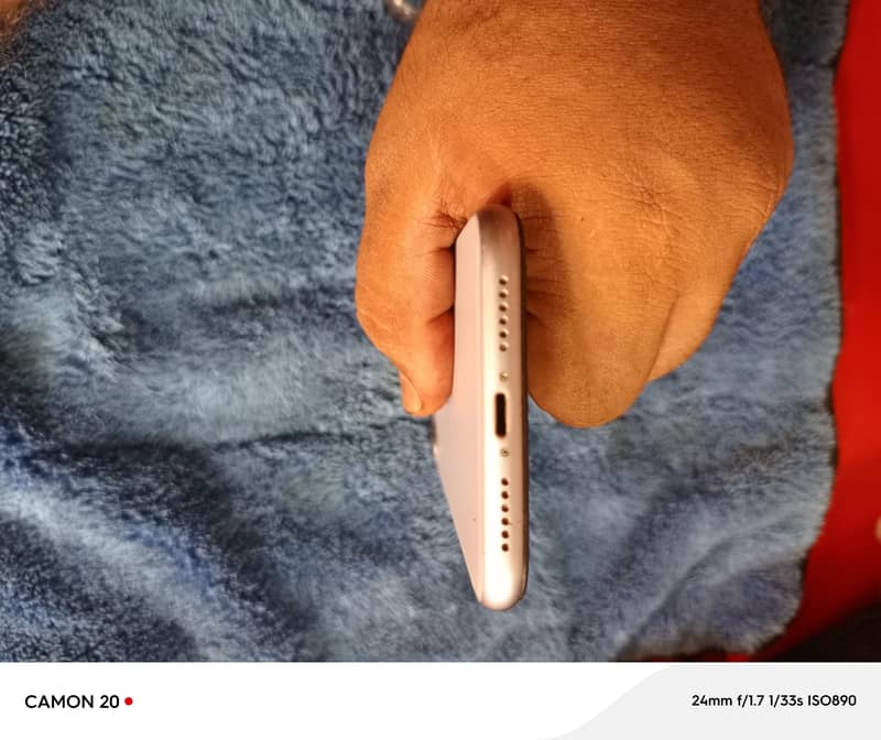 Apple iPhone 11 4