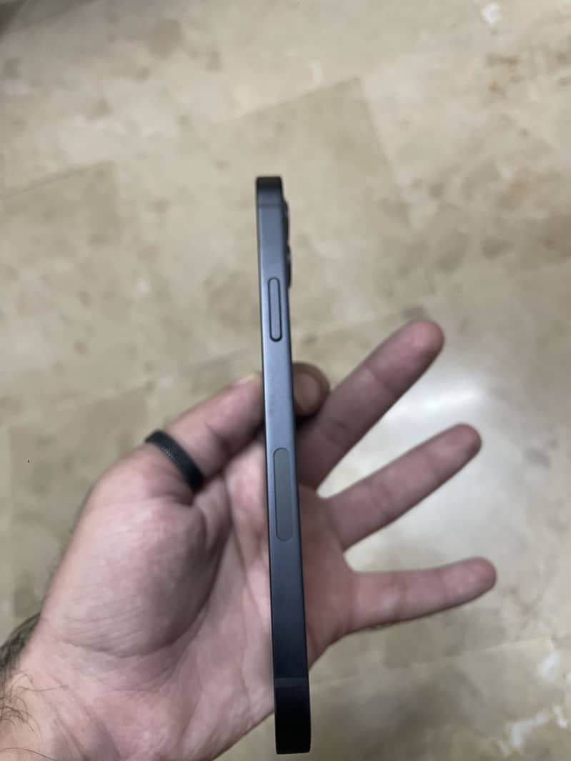 Apple iPhone 12 1