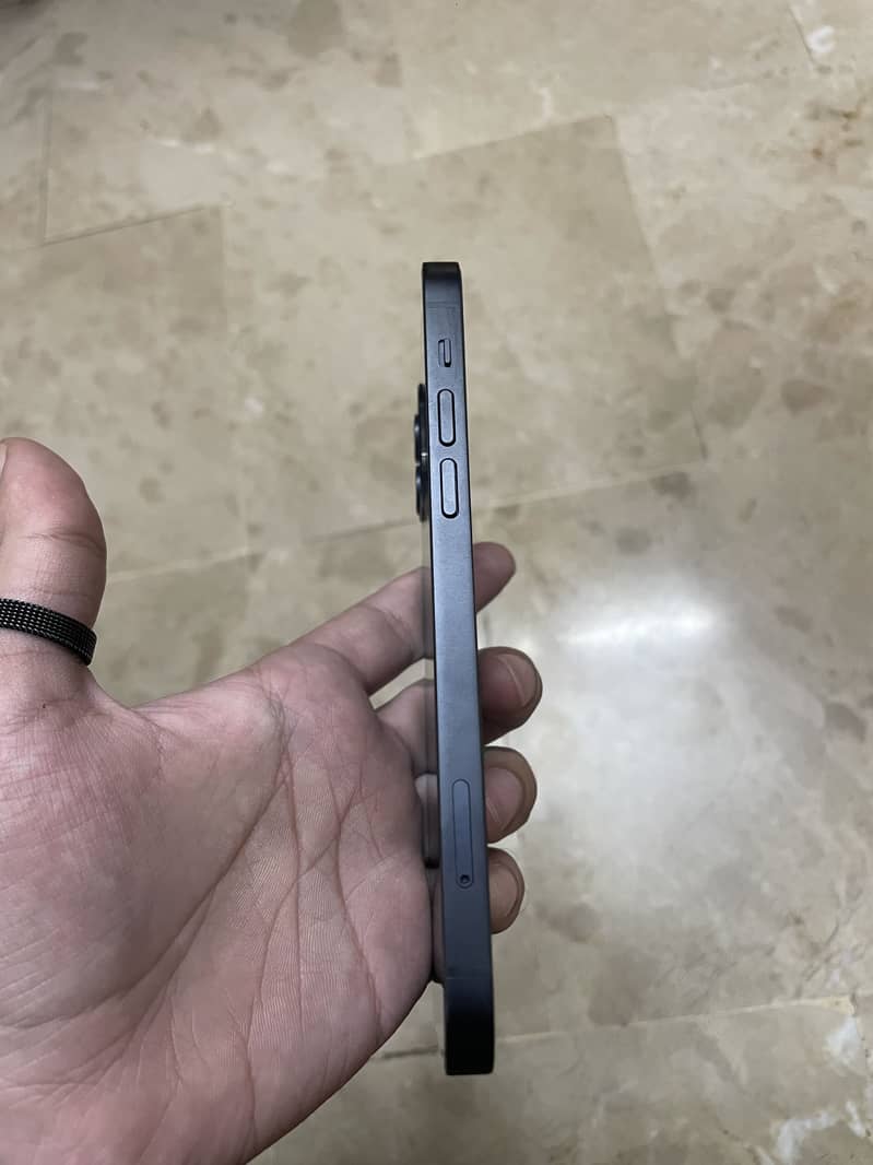 Apple iPhone 12 2
