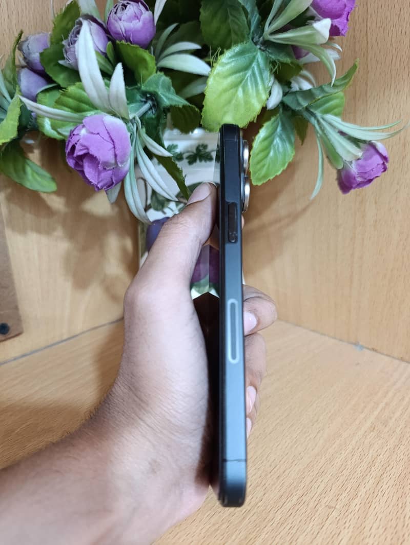 iPhone 15 pro max 3