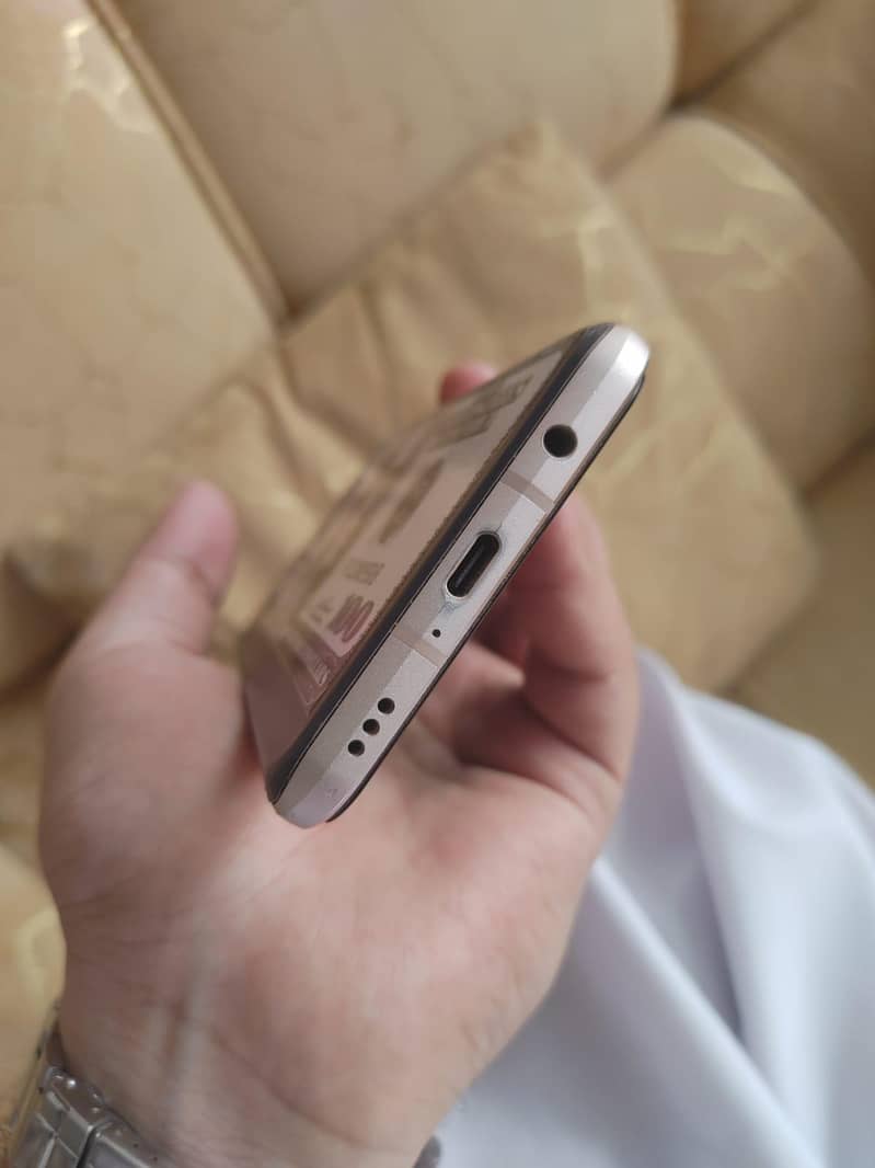 LG V60 ThinQ 5G 4