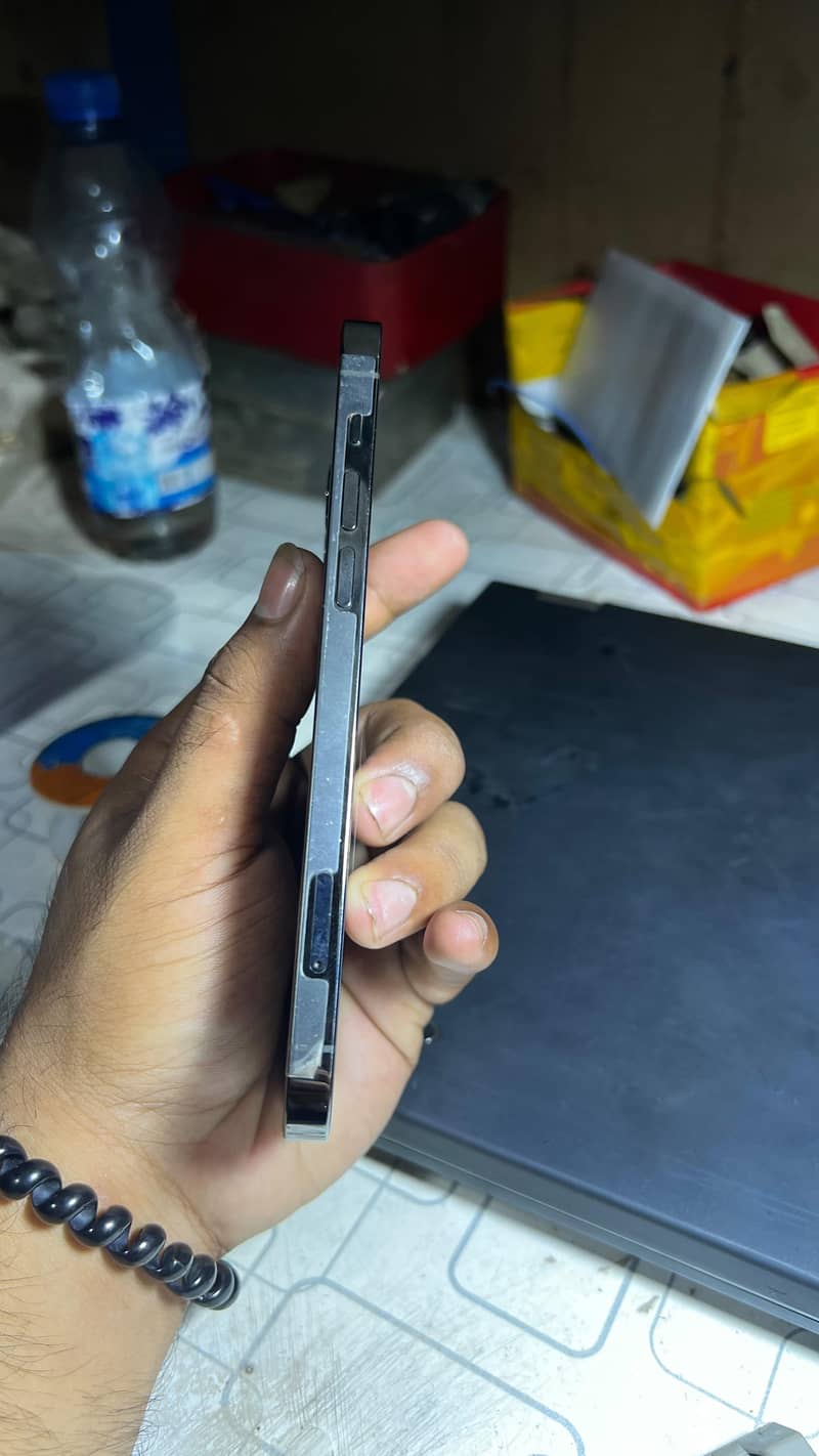Iphone 12 pro 4