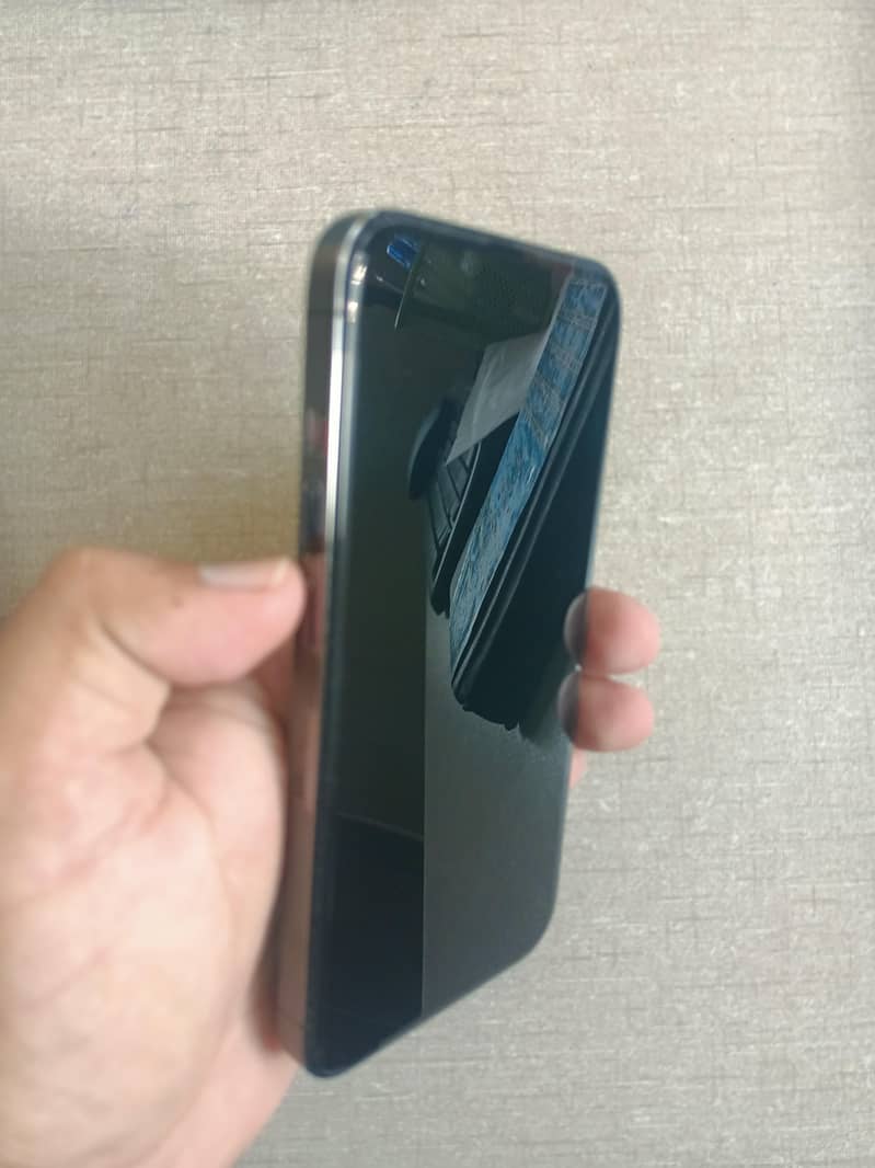 Apple iPhone 13 Pro 2