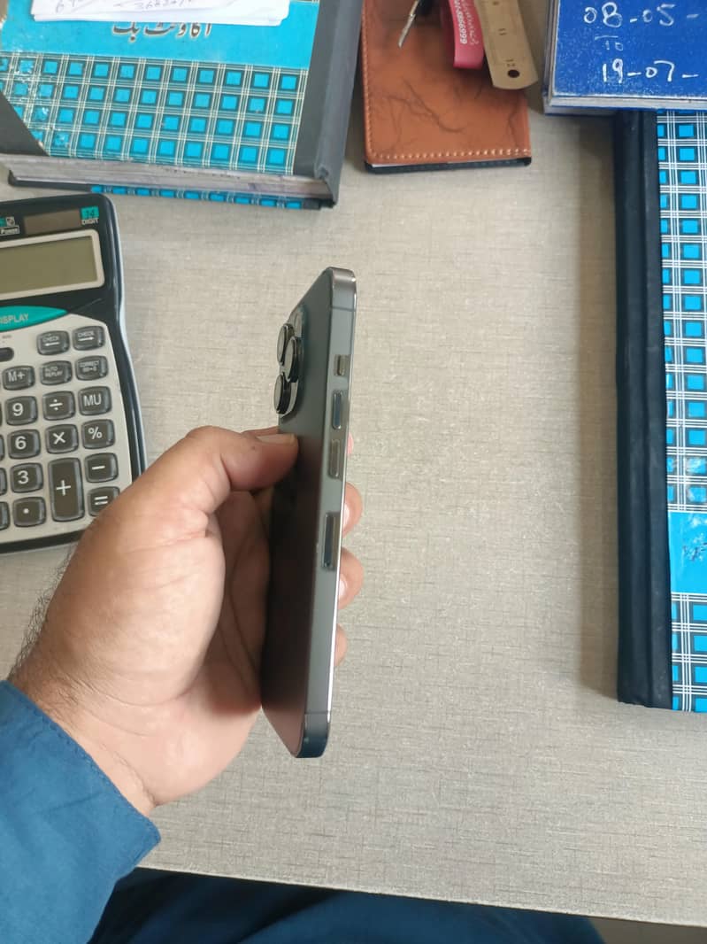 Apple iPhone 13 Pro 3