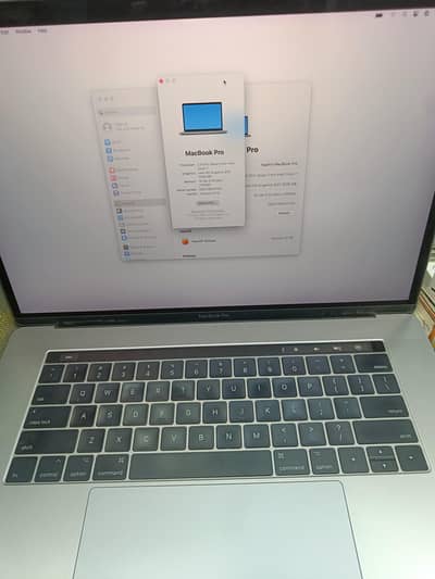 Apple MacBook pro 15" 2017 with 16gb ram 512 gb SSD 10/10 condition