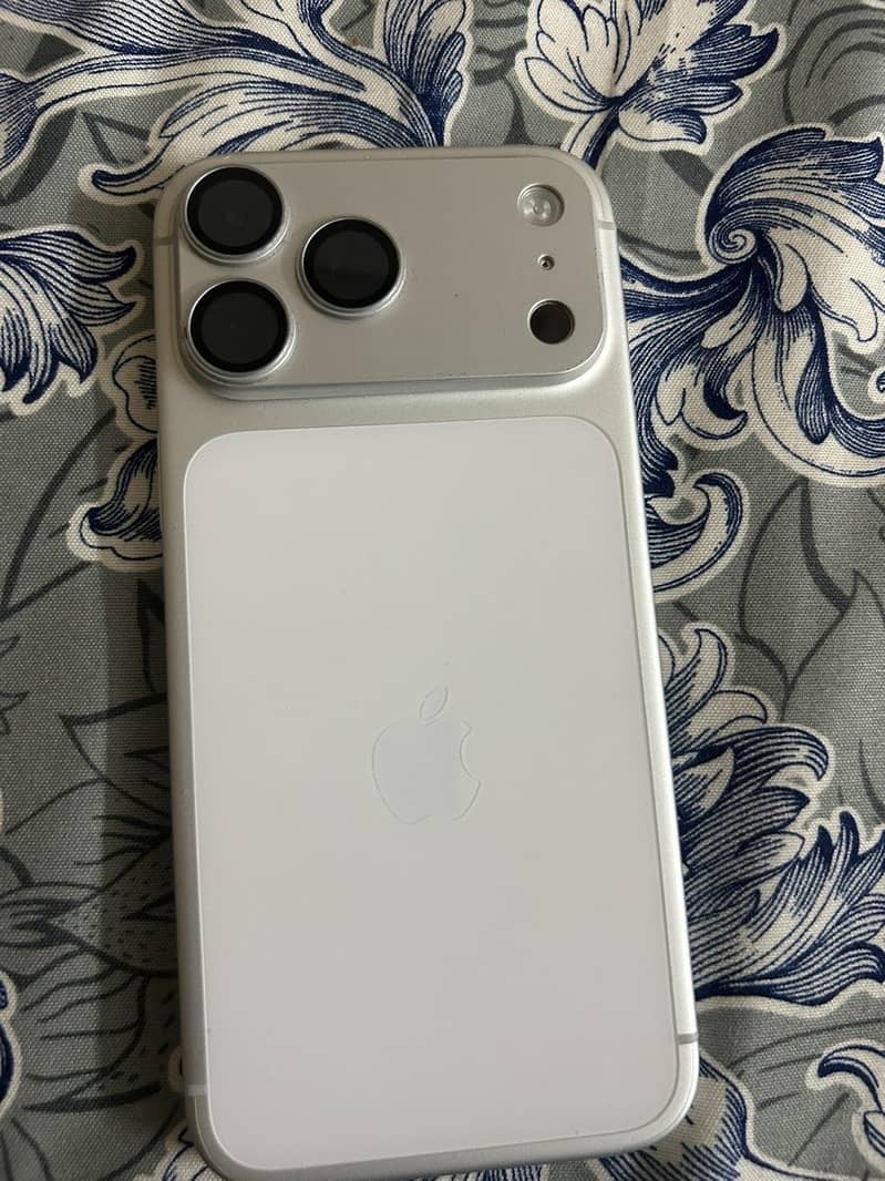 Apple iPhone 17 Pro Max 5