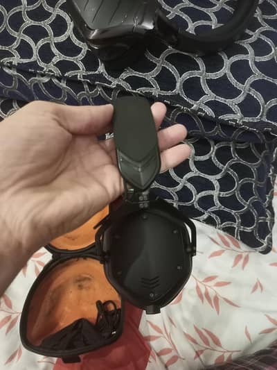 V Moda Crossfade M100 bass Mattel headphones