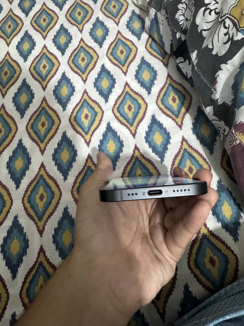Iphone 16e 7