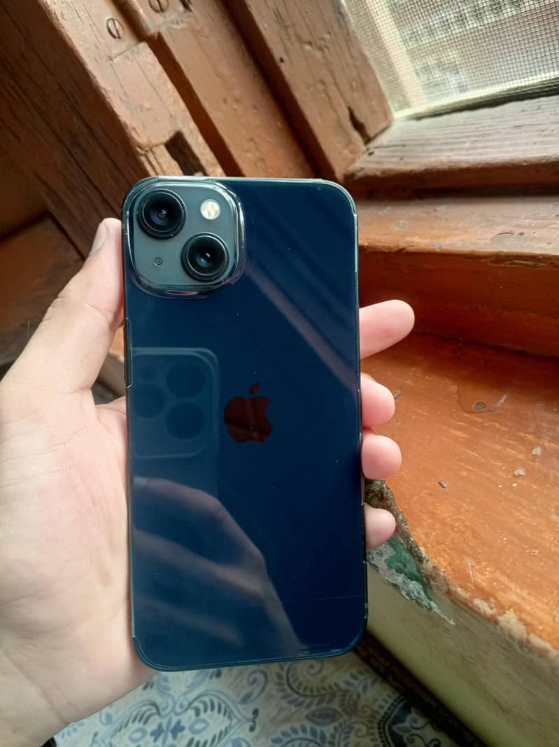 Apple iPhone 13 5