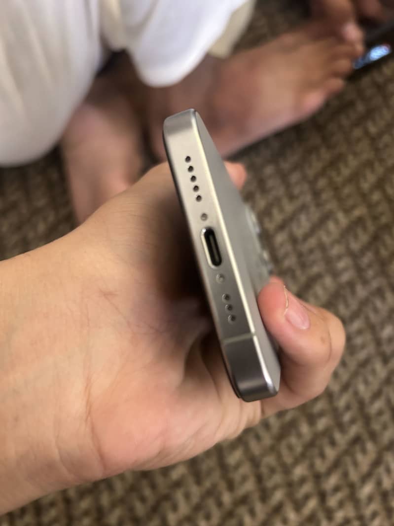 Apple iPhone 15 Pro 0