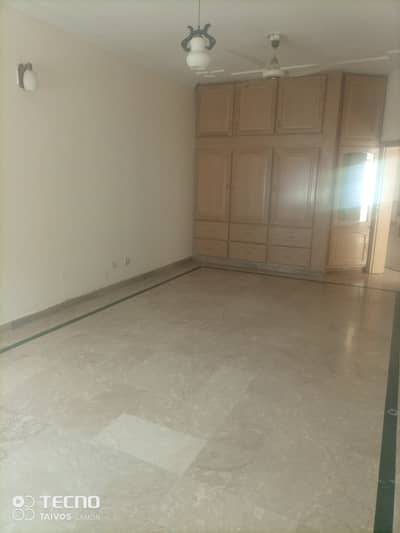 Ground portion for rent in g-11