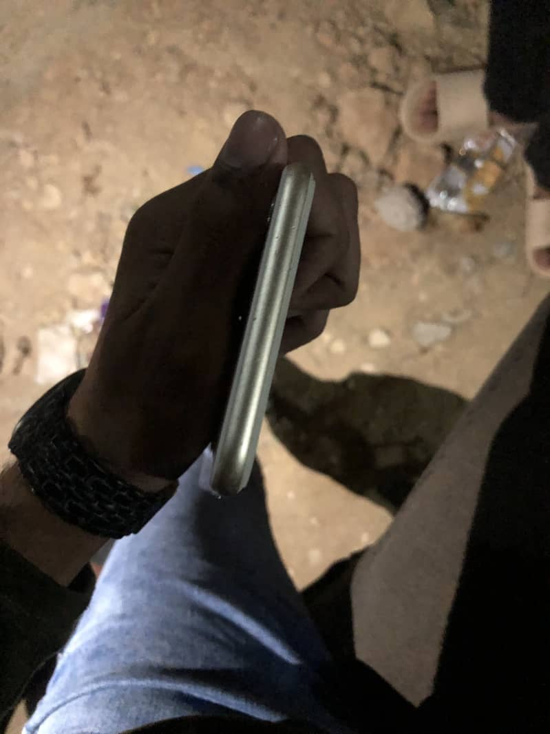 Apple iPhone 6 Plus 3