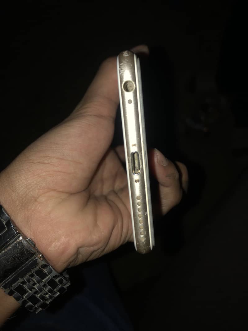 Apple iPhone 6 Plus 4