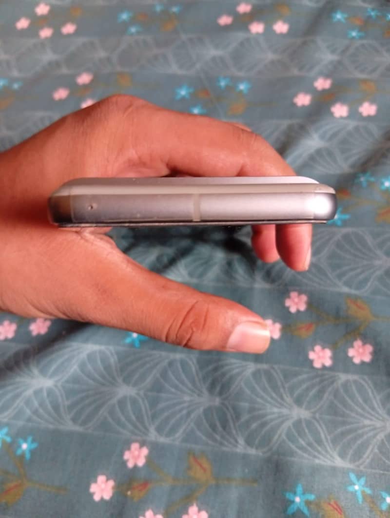 Google Pixel 8 2