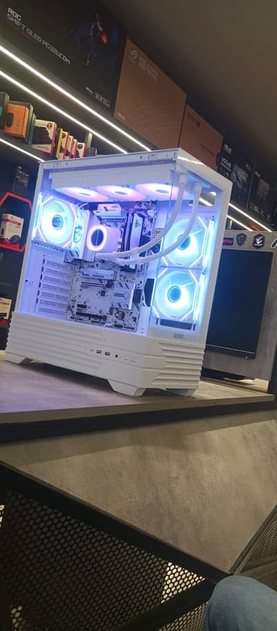 Custom PC Ryzen 9 7900X, 32gb ddr5 6000mhz, 2tb samsung 990pro