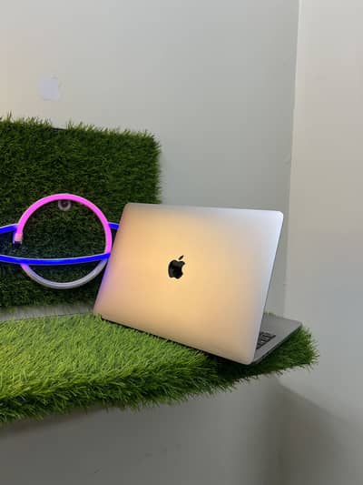 Apple MacBook Pro M1 (2020) – 13" Touch Bar touch id pro series fast