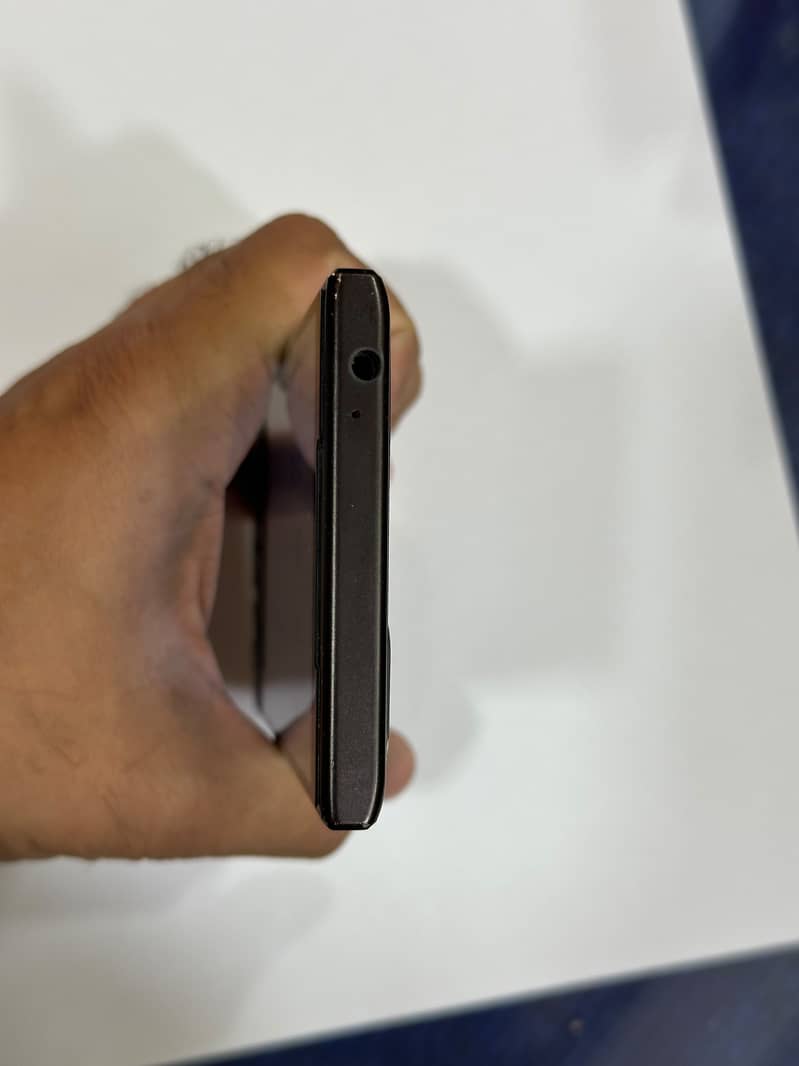 BlackBerry KEY2 12