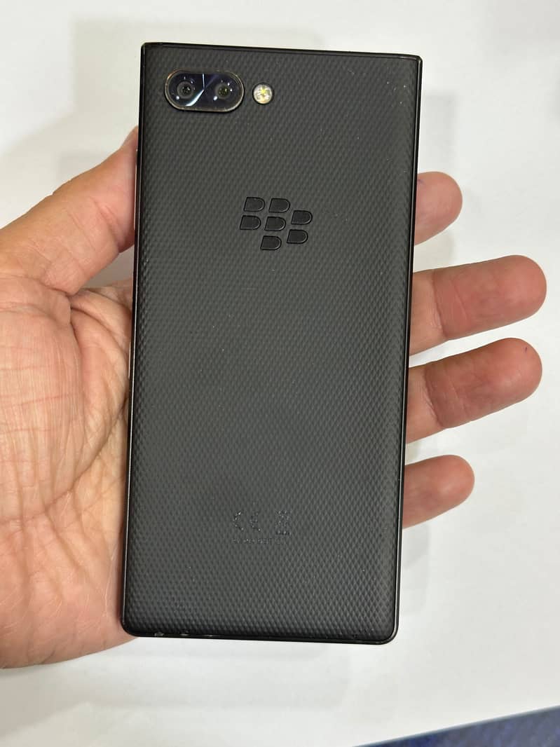BlackBerry KEY2 14